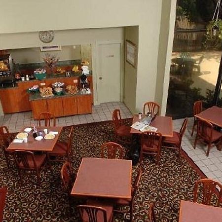 Huntsville Hotel & Suites レストラン 写真