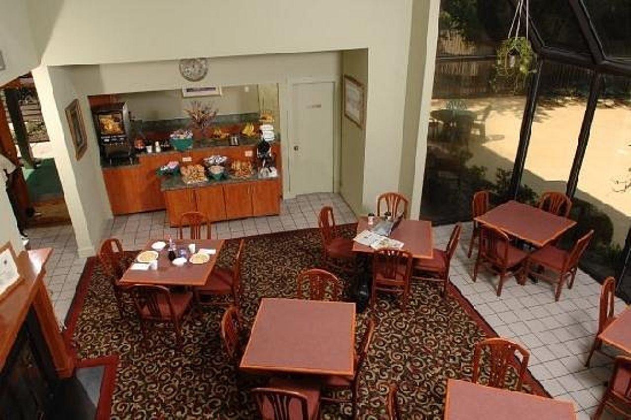 Huntsville Hotel & Suites レストラン 写真