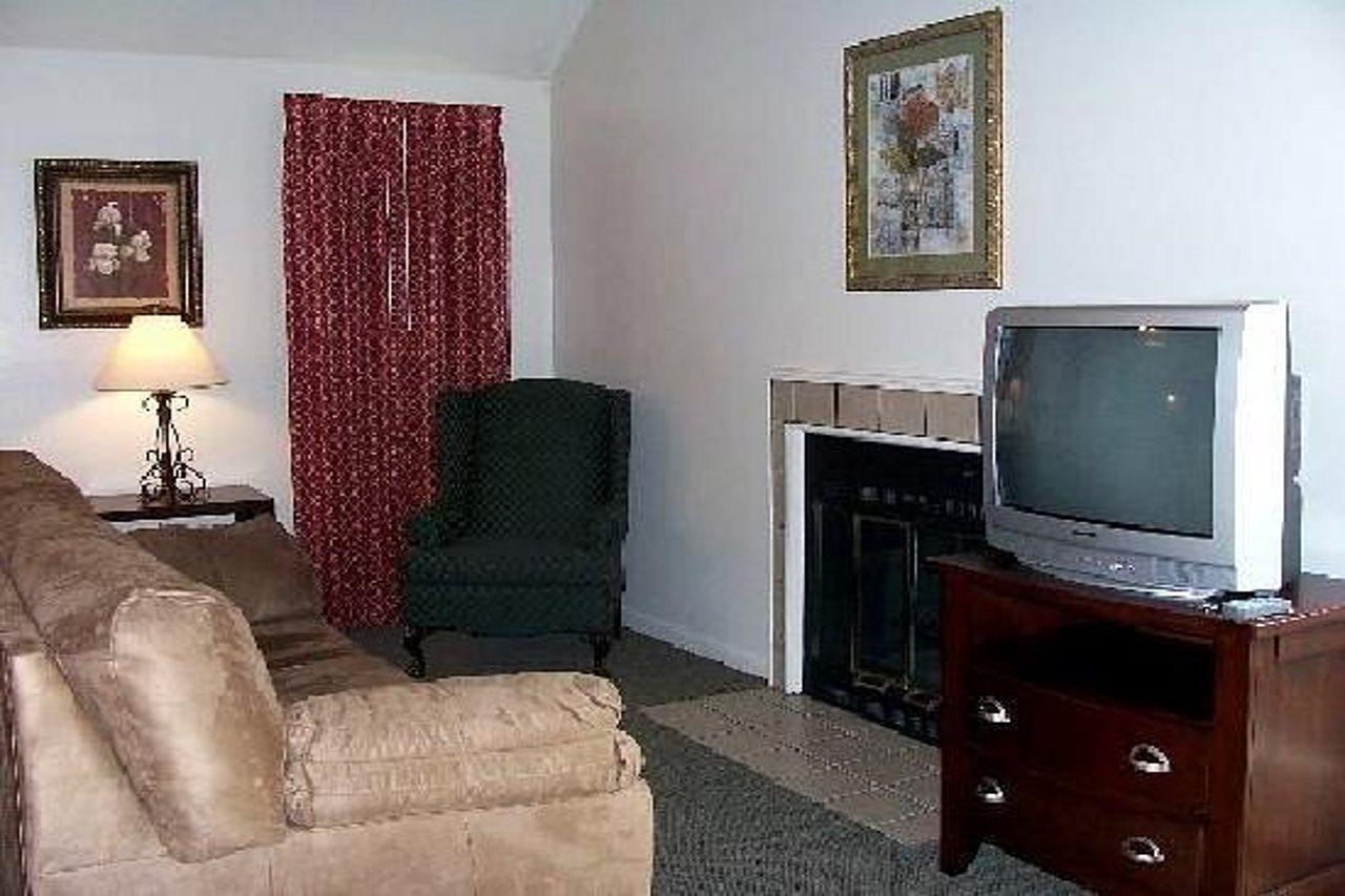 Huntsville Hotel & Suites エクステリア 写真